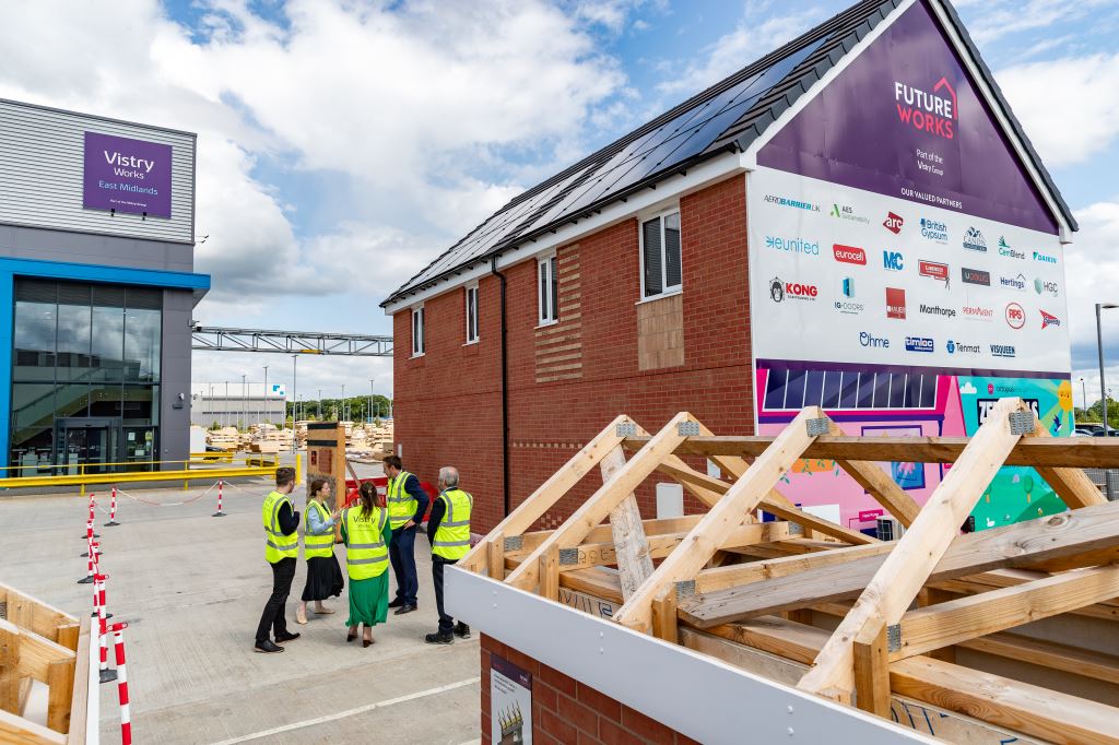 Amanda Hack MP visits the Vistry solar panel works
